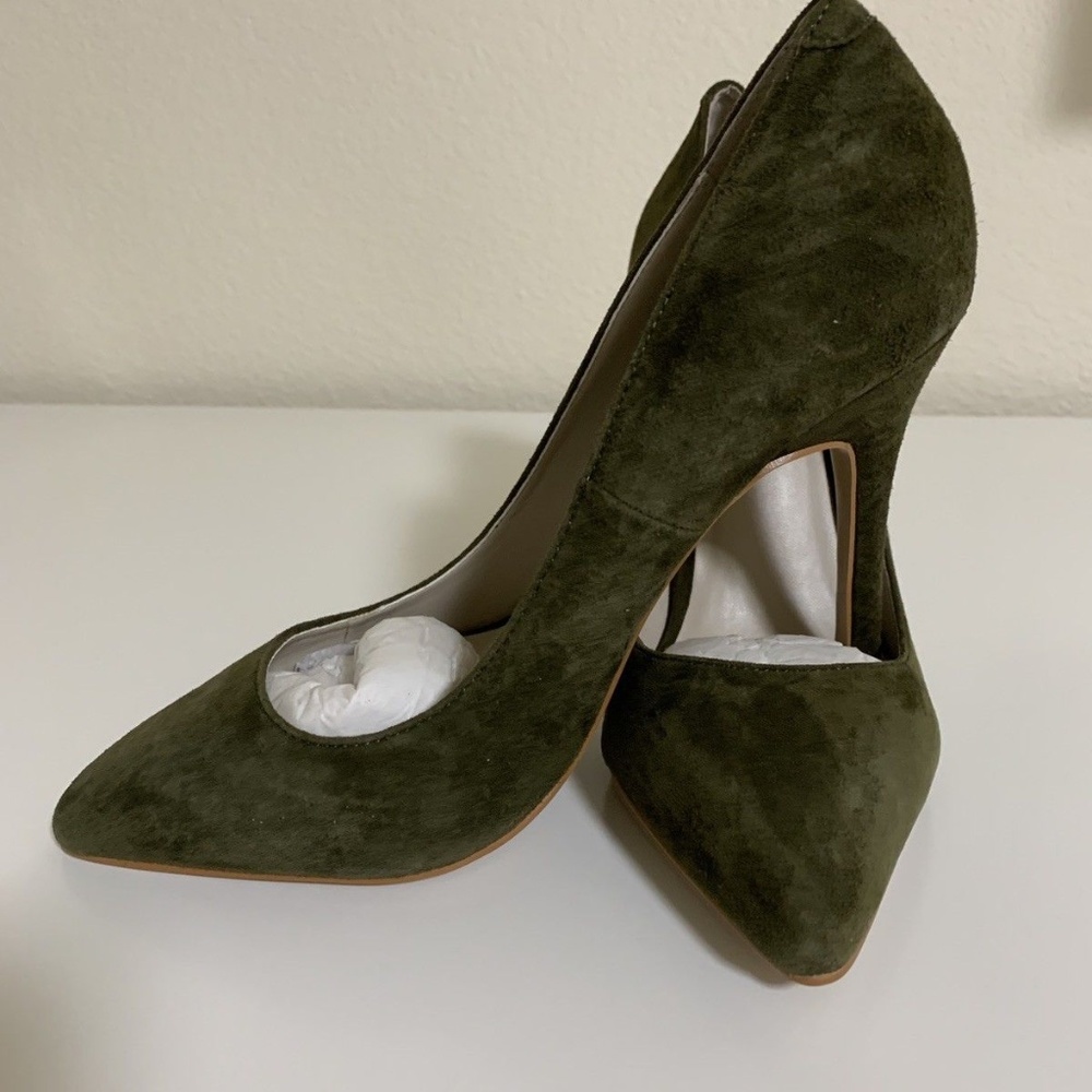 Nice new khaki color high heels.